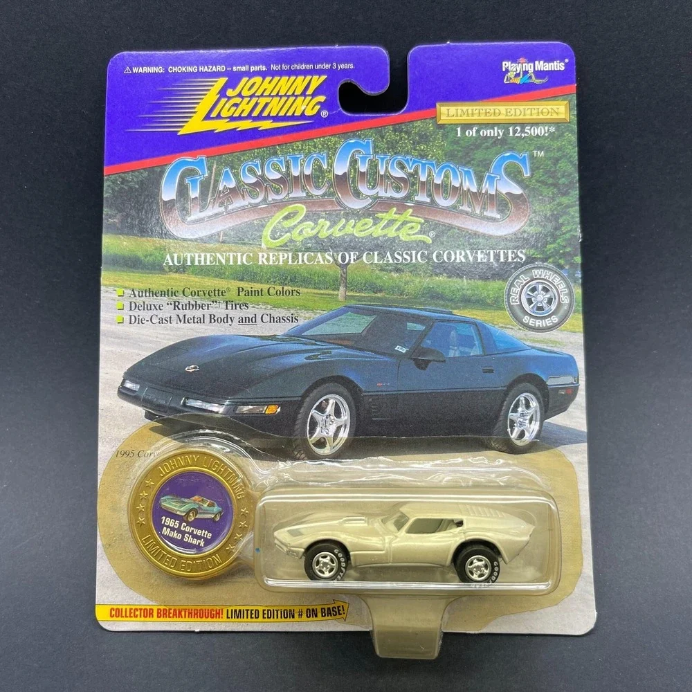 Johnny Lightning Classic Customs 1965 Chevrolet Chevy Corvette Mako‎ Shark 1/64